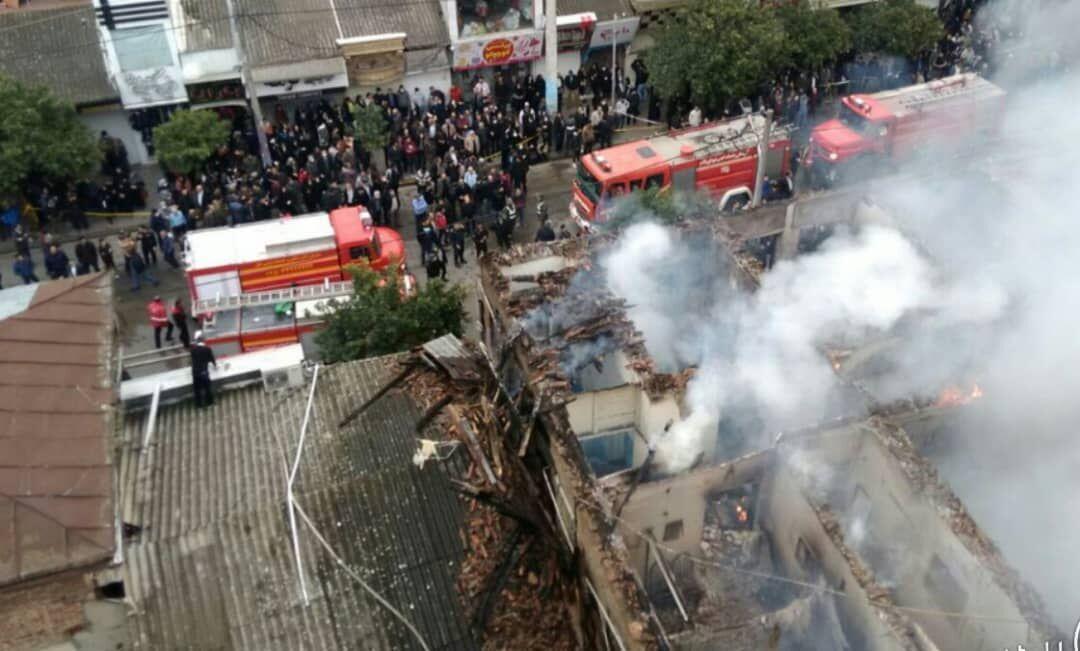 خبرنگاران آتش سوزی مرکز تجاری بابل مهار شد خبرنگاران آتش سوزی مرکز تجاری بابل مهار شد